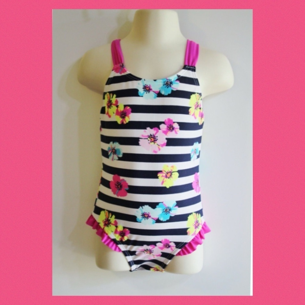 Little girl one piece swimsuit. 9